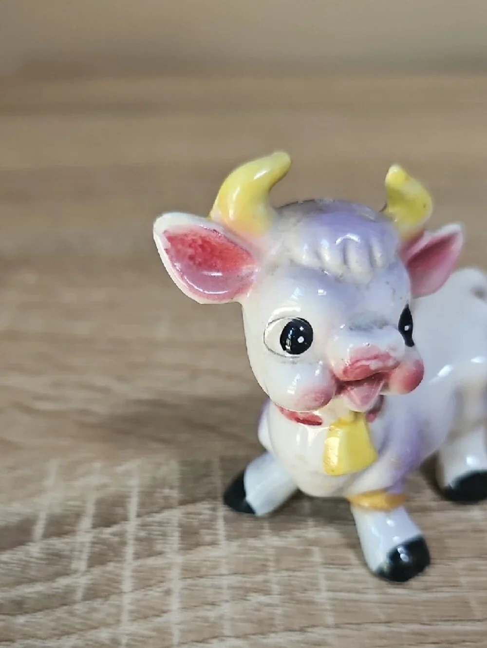 Vintage Kitschy Ceramic Elsie Cow Salt & Pepper - White and Pink Decorative